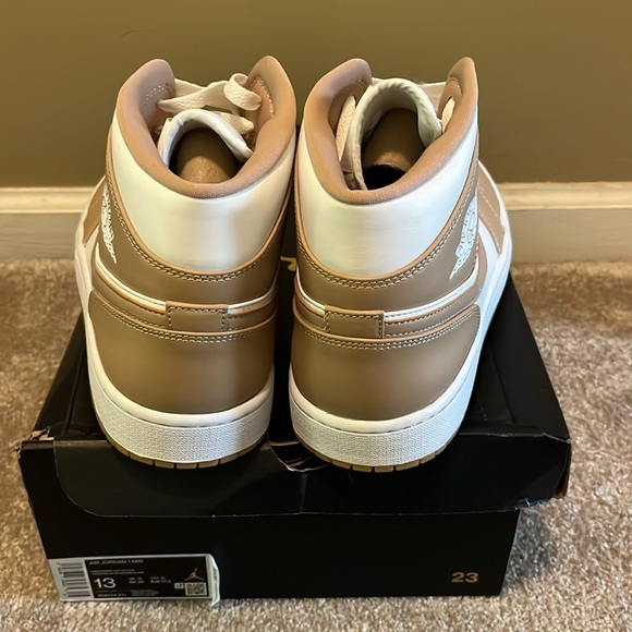 Brand new gum sole Jordan 1 mids…Dope with a pair of Khaki’s… - Picture 4 of 7